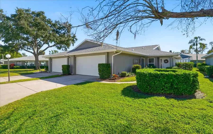 3908 Center Gate Circle #27, Sarasota, FL 34233 - Image #2