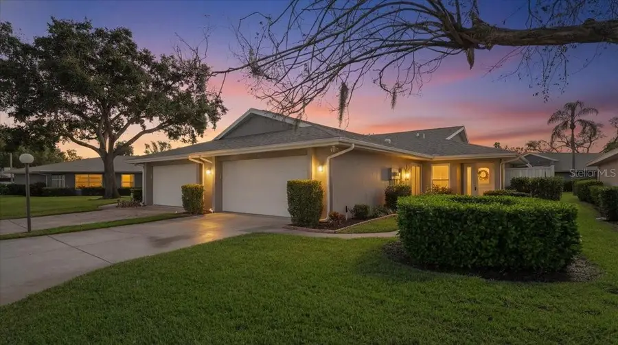 3908 Center Gate Circle #27, Sarasota, FL 34233 - Image #3