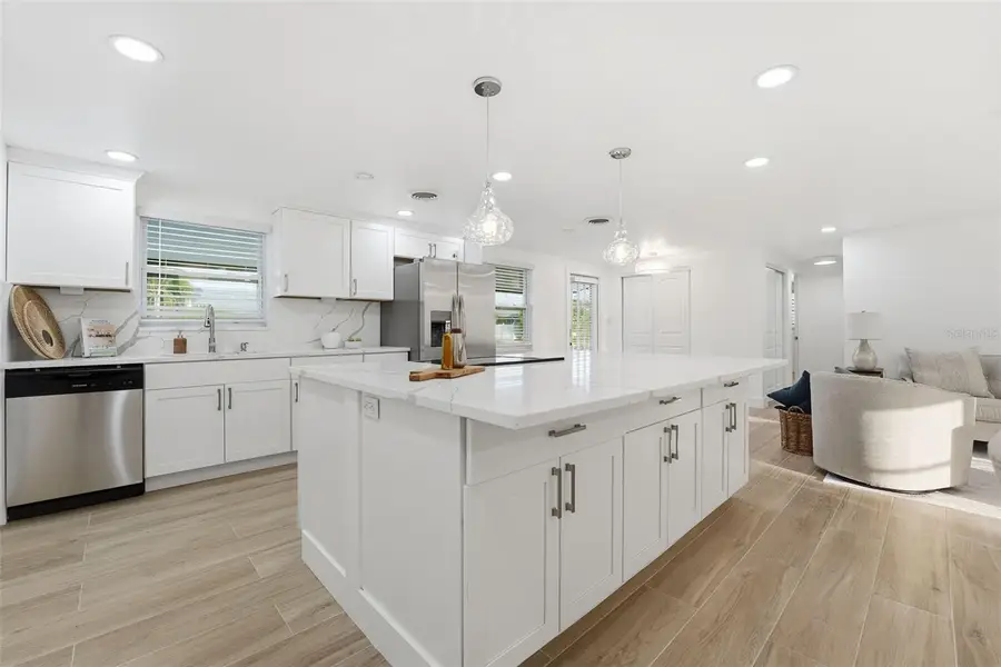 121 Sandhurst Drive, Venice, FL 34293 - Image #2