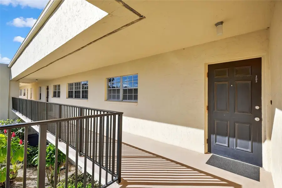 7880 Palm Aire Lane #205, Sarasota, FL 34243 - Image #3