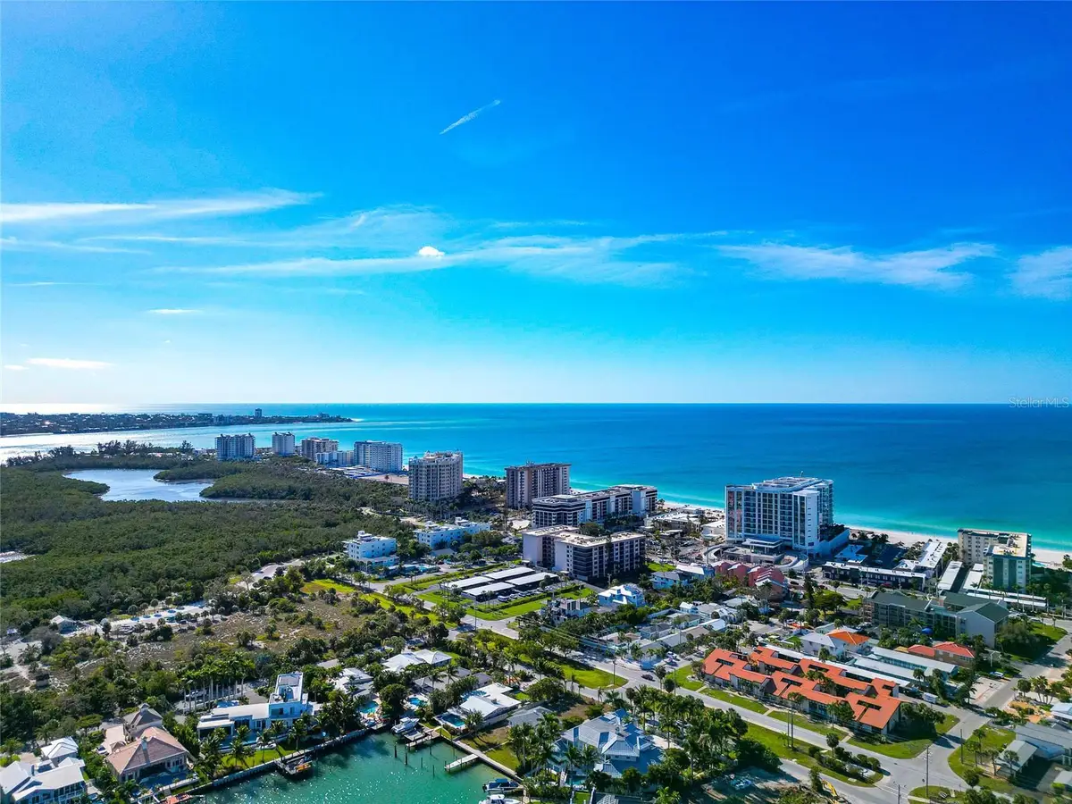 800 S Blvd Of The Presidents #16, Sarasota, FL 34236 - Image #1