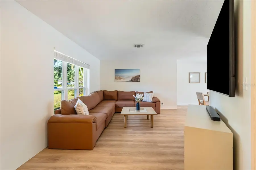 4343 Arrow Avenue, Sarasota, FL 34232 - Image #3