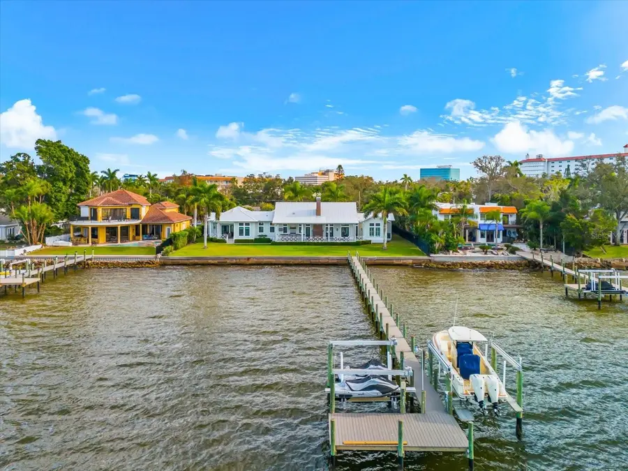 213 N 18th Street W, Bradenton, FL 34205 - Image #2