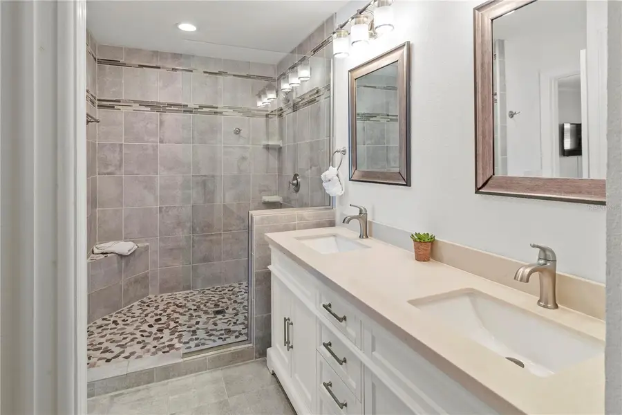 6250 Holmes Boulevard #37, Holmes Beach, FL 34217 - Image #3