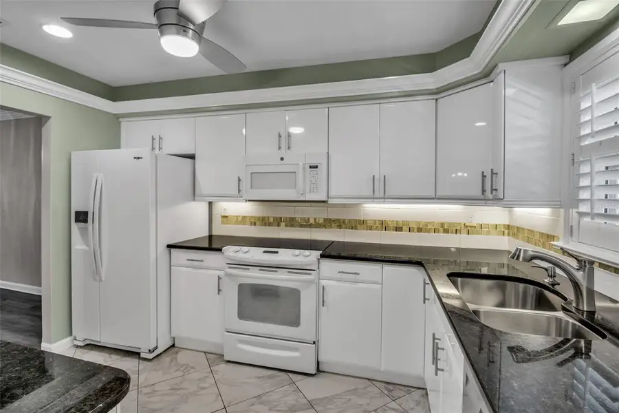 3484 Lake Bayshore Drive #P515, Bradenton, FL 34205 - Image #3