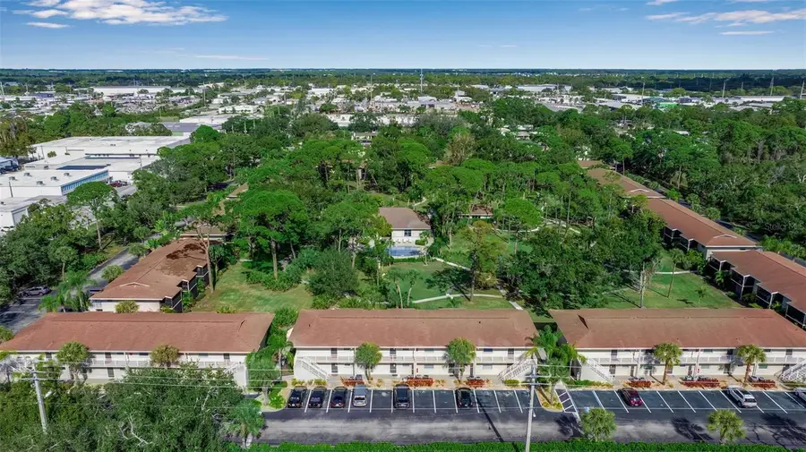 960 La Costa Circle #2, Sarasota, FL 34237 - Image #2