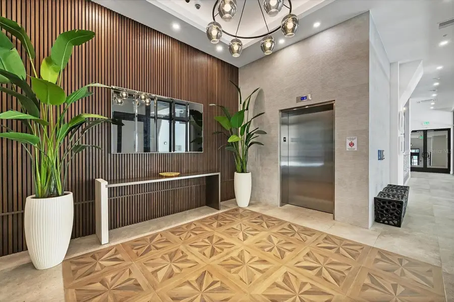 33 S Palm Avenue #902, Sarasota, FL 34236 - Image #3