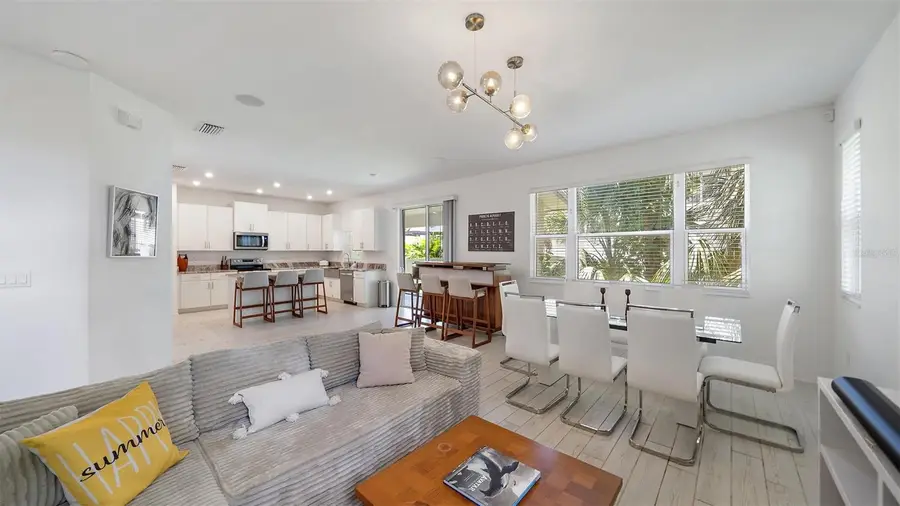 2587 Temple Street, Sarasota, FL 34239 - Image #2