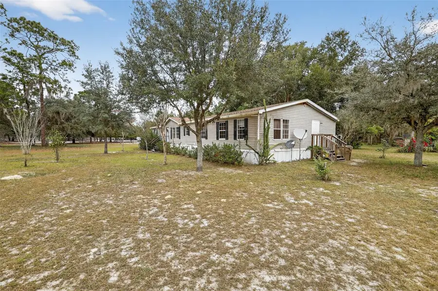 41901 Pine Valley Drive, Paisley, FL 32767 - Image #3