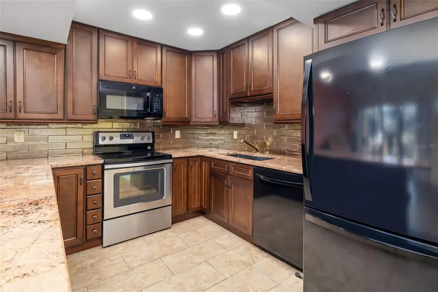 425 30th Avenue W #C112, Bradenton, FL 34205 - Image #3