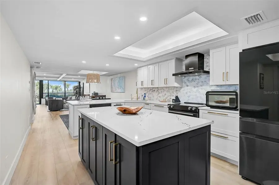 5790 Midnight Pass Road #104, Sarasota, FL 34242 - Image #3