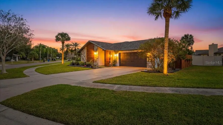 6530 Waterford Circle, Sarasota, FL 34238 - Image #2