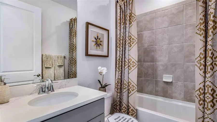 18231 Thistleberry Place, Lakewood Ranch, FL 34211 - Image #2