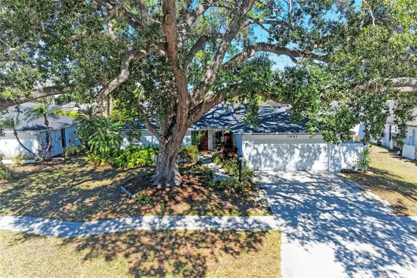 1841 Springwood Drive, SARASOTA, FL 34232