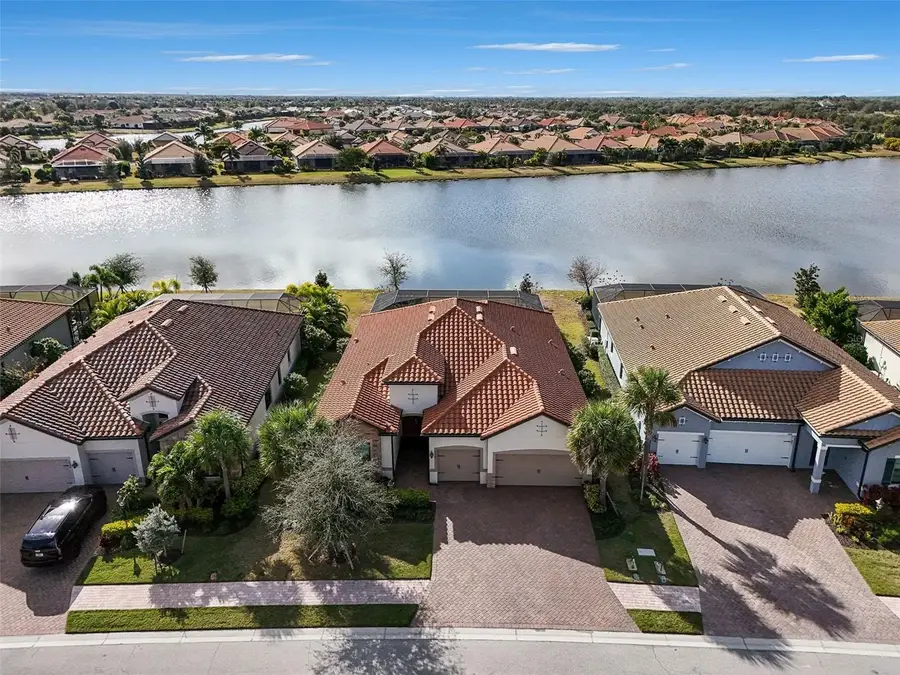 7032 Highgate Lane, Bradenton, FL 34202 - Image #3