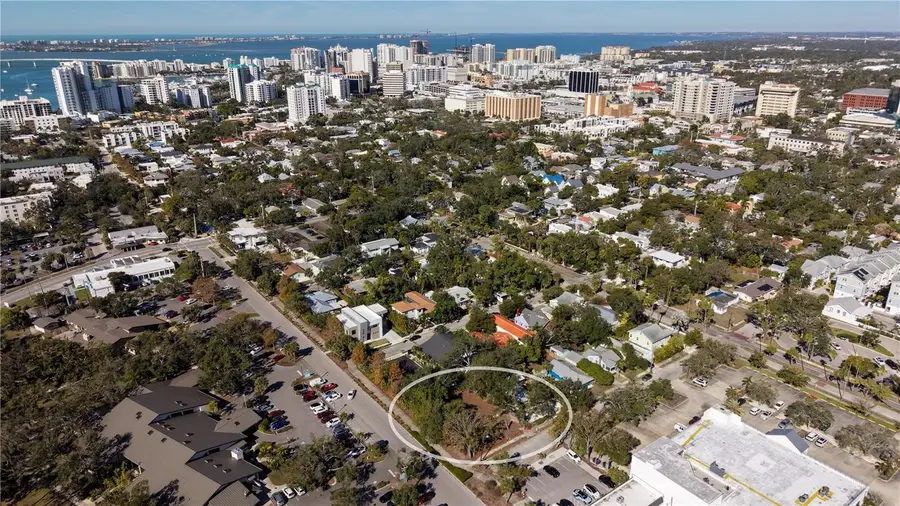 654 Lafayette Court, Sarasota, FL 34236 - Image #2