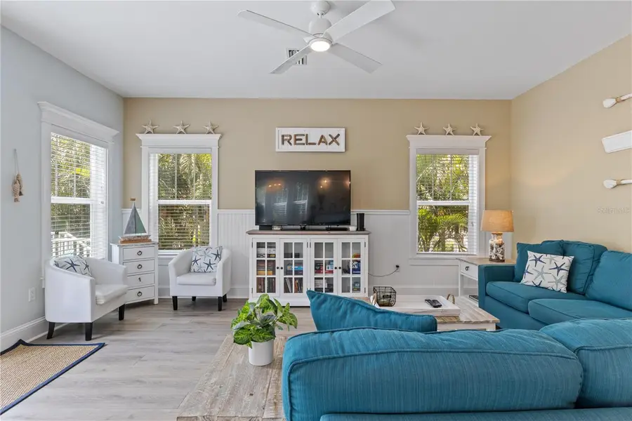 6908 Holmes Boulevard, Holmes Beach, FL 34217 - Image #3