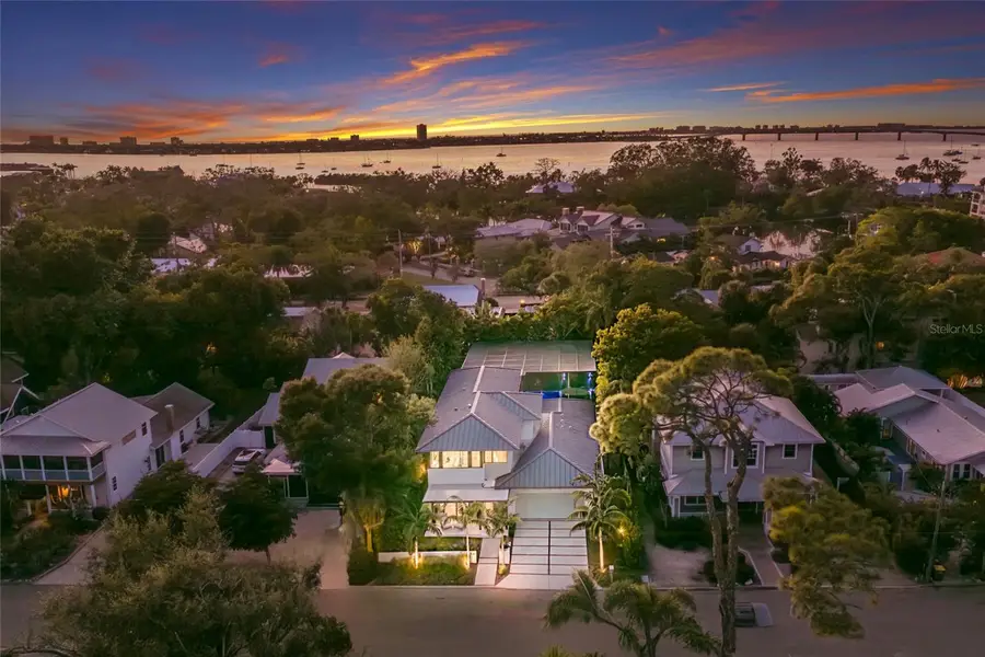 948 Citrus Avenue, Sarasota, FL 34236 - Image #2