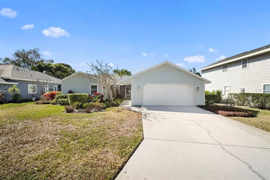6936 Arbor Oaks Circle, Bradenton, FL 34209 - Image #2