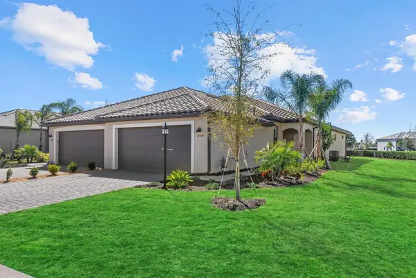 15304 Sunny Day Drive, LAKEWOOD RANCH, FL 34211