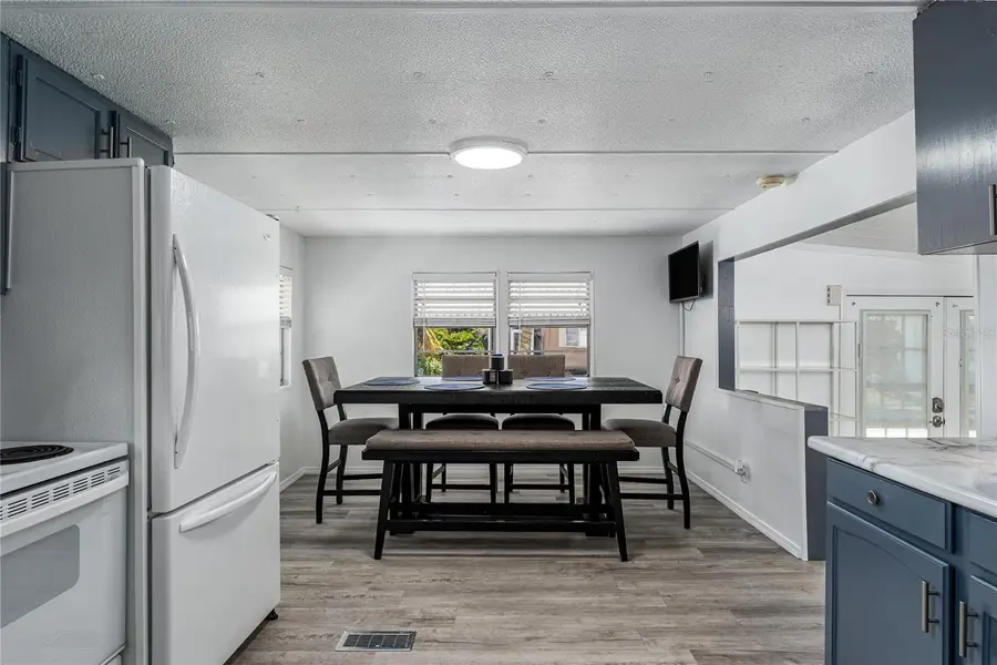 205 52nd Avenue Terrace E, Bradenton, FL 34203 - Image #2