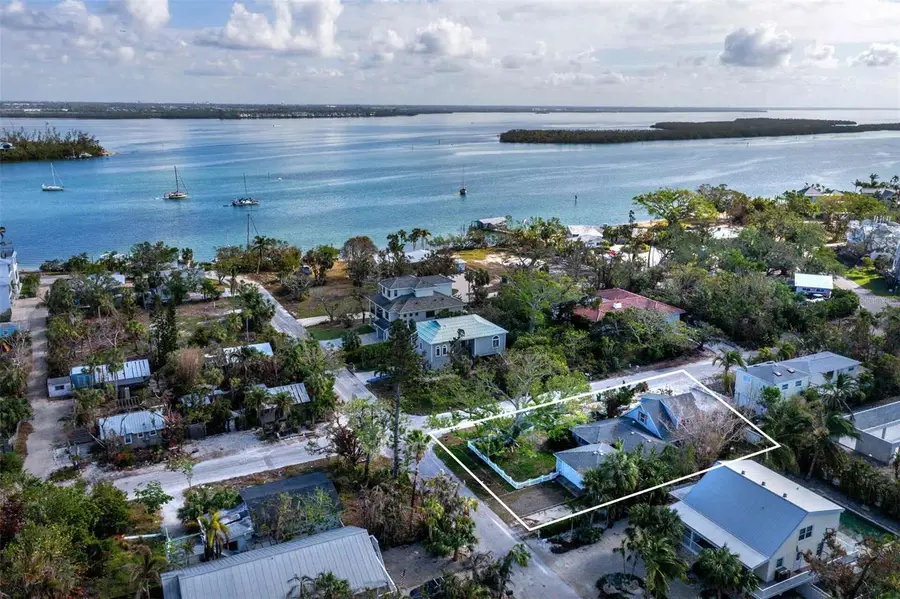 6901 Poinsetta Avenue, Longboat Key, FL 34228 - #2