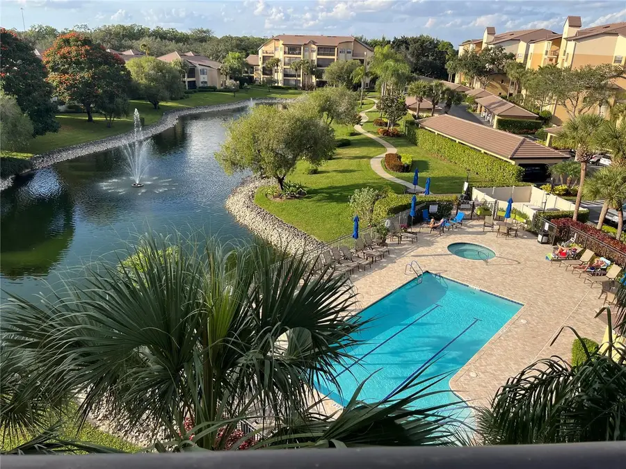 155 Vintage Circle #I404, Naples, FL 34119 - Image #2