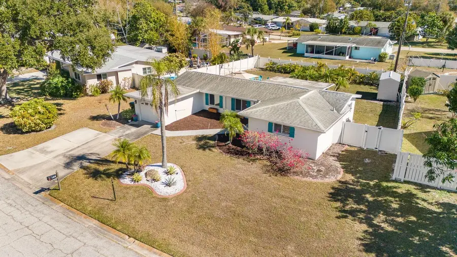 2723 Darwin Avenue, Sarasota, FL 34239 - Image #2
