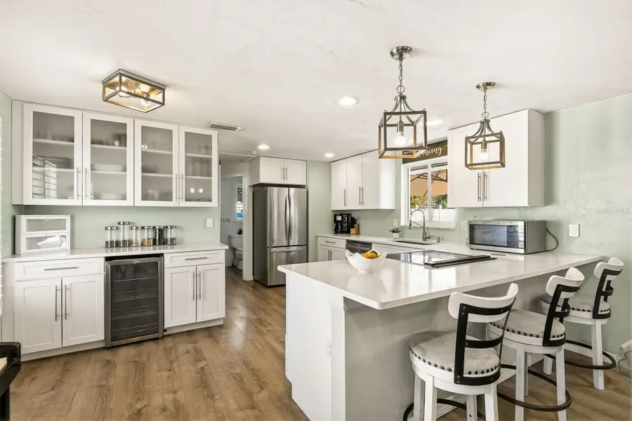 2723 Darwin Avenue, Sarasota, FL 34239 - Image #3