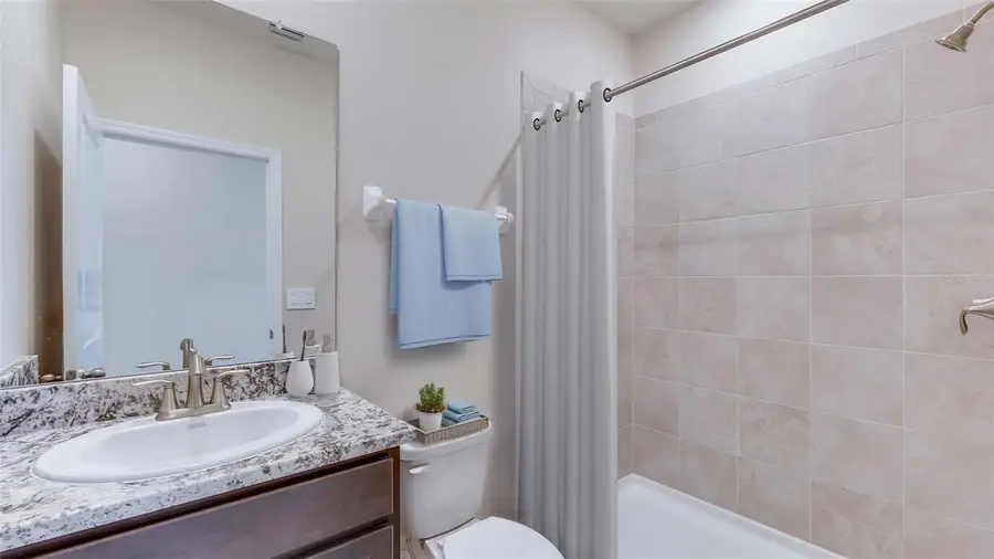 18226 Thistleberry Place, Lakewood Ranch, FL 34211 - Image #2