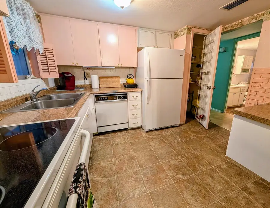 2029 Sunset Drive #Unit E-21, Bradenton, FL 34207 - Image #3