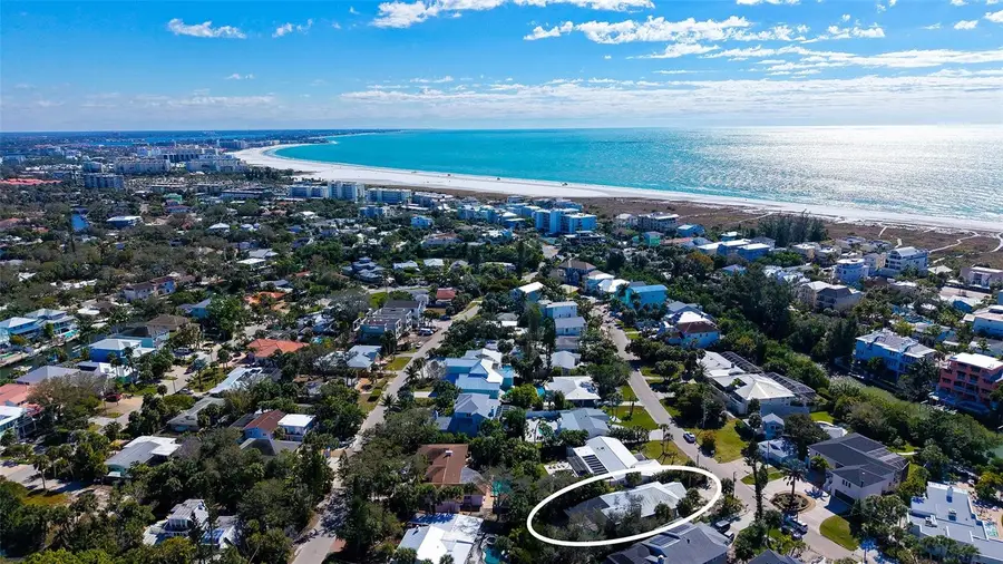 421 Island Circle, Sarasota, FL 34242 - #2