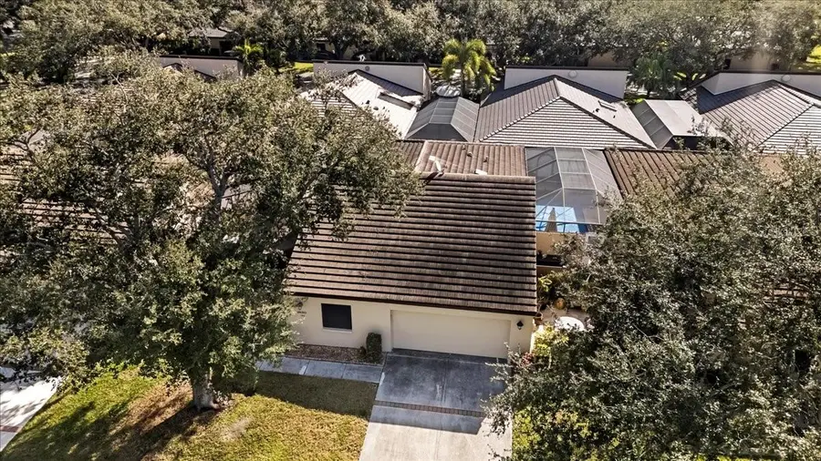 3820 Glen Oaks Manor Drive, Sarasota, FL 34232 - Image #3