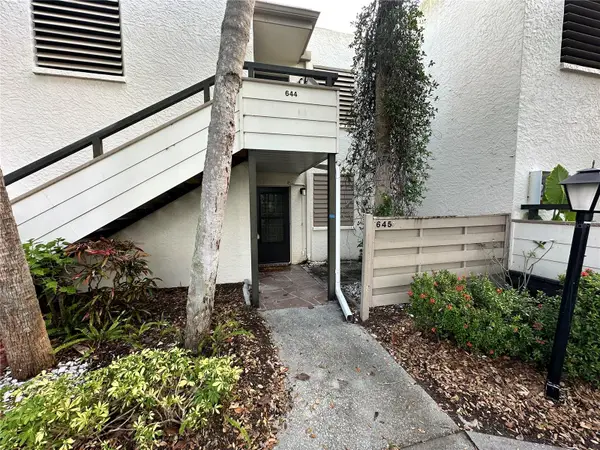 645 Woodlawn Drive, BRADENTON, FL 34210