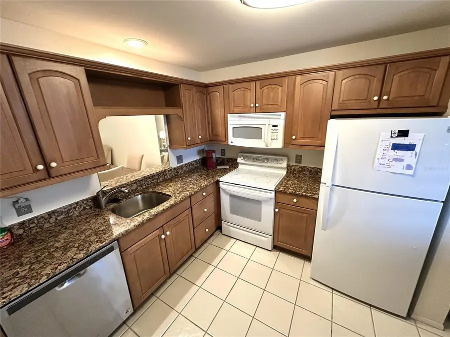 645 Woodlawn Drive, Bradenton, FL 34210 - Image #2