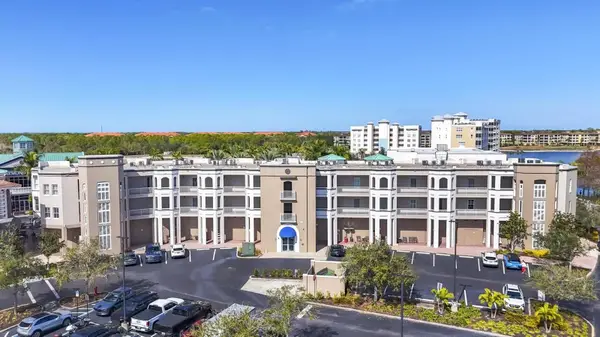 8111 Lakewood Main Street #207, LAKEWOOD RANCH, FL 34202