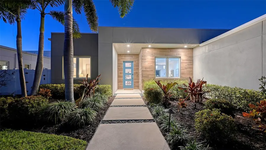 2215 Datura Street, Sarasota, FL 34239 - Image #2