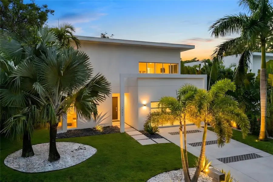1732 Shoreland Drive, Sarasota, FL 34239 - #2