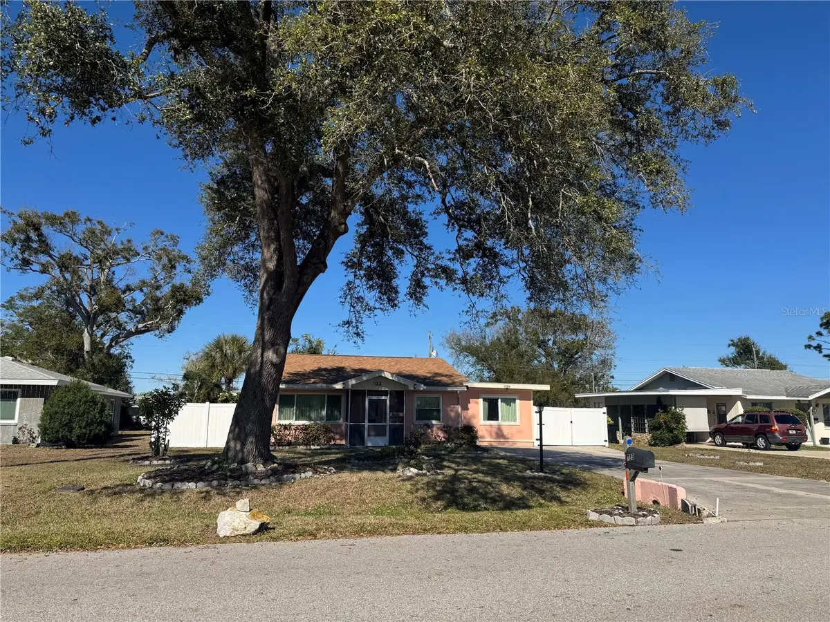 733 Laurel Avenue, Venice, FL 34285 - #1