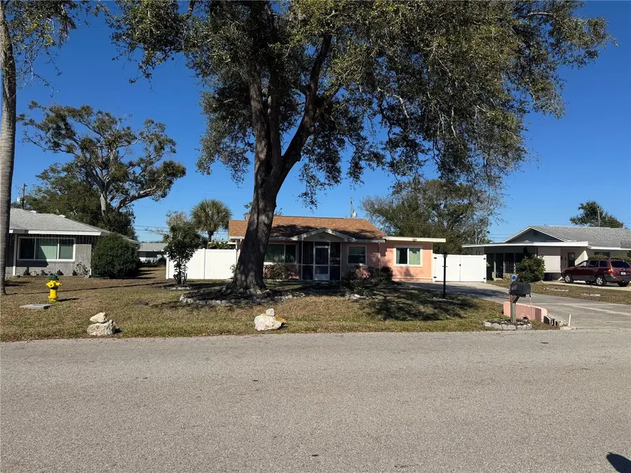 733 Laurel Avenue, Venice, FL 34285 - #2