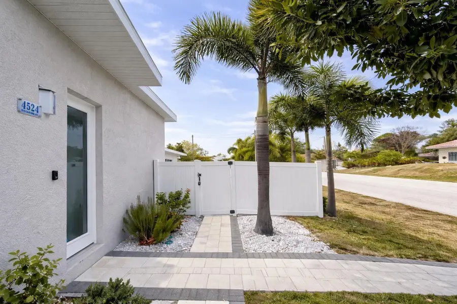 4524 Riverwood Avenue, Sarasota, FL 34231 - #3
