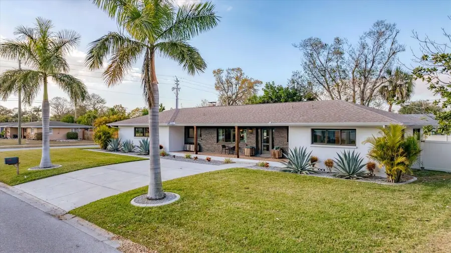 2411 Valencia Drive, Sarasota, FL 34239 - #3