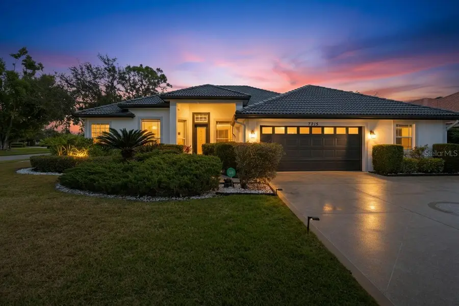 7215 Coachlight Street, Sarasota, FL 34243 - #2
