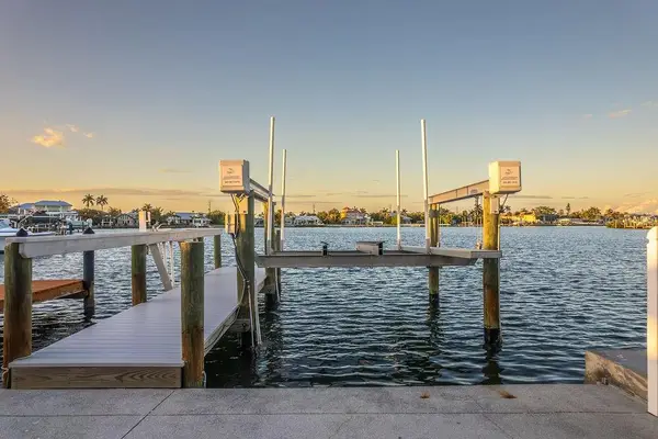 454 63rd Street, HOLMES BEACH, FL 34217