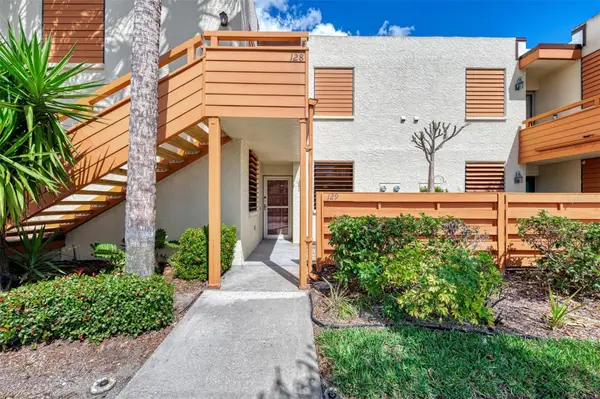 129 Wild Palm Drive #D, BRADENTON, FL 34210
