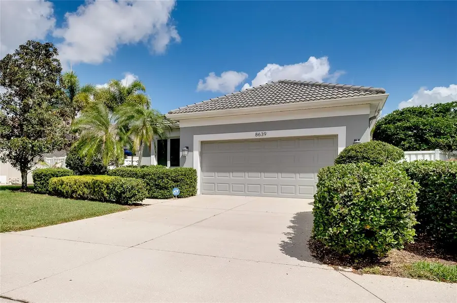8639 54th Avenue Circle E, Bradenton, FL 34211 - #2