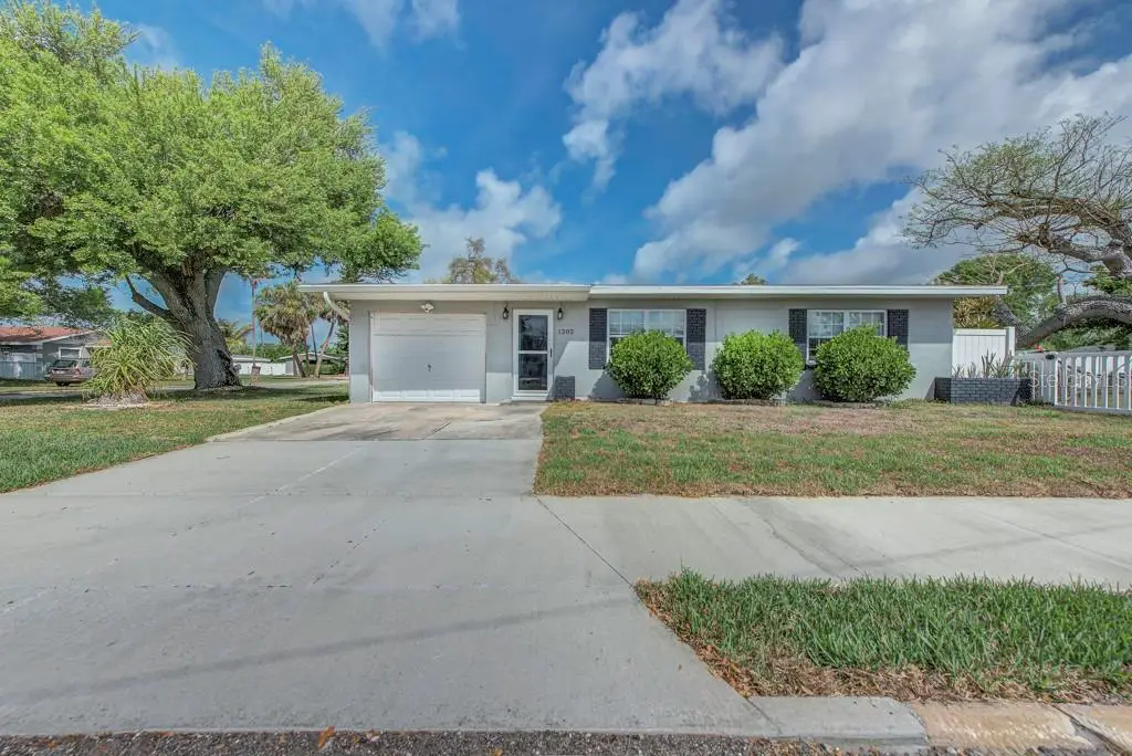 1202 26th Avenue W, Palmetto, FL 34221 - #1