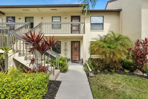 9290 Lake Park Drive #104, FORT MYERS, FL 33919