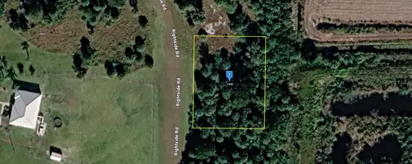 1095 Right Side Road, MOORE HAVEN, FL 33471