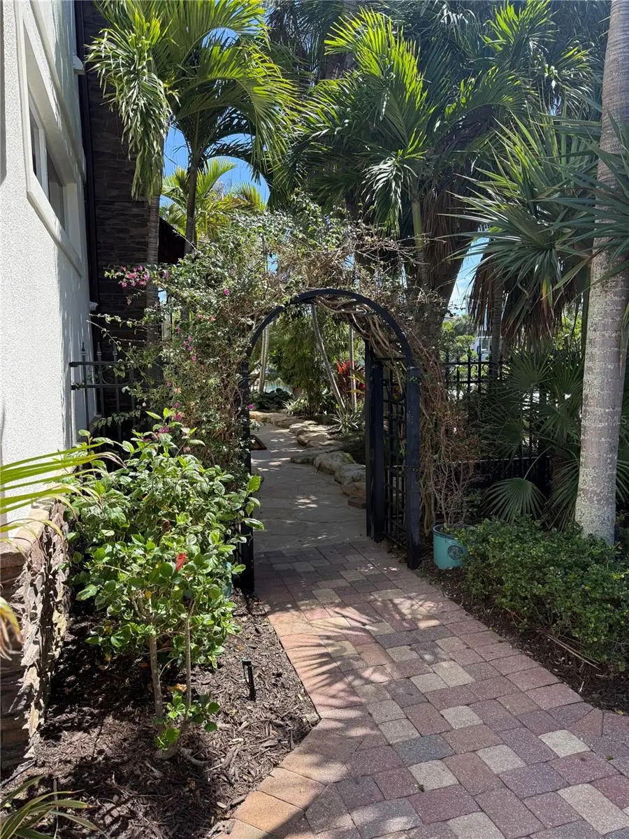 4651 Higel Avenue, Sarasota, FL 34242 - #2